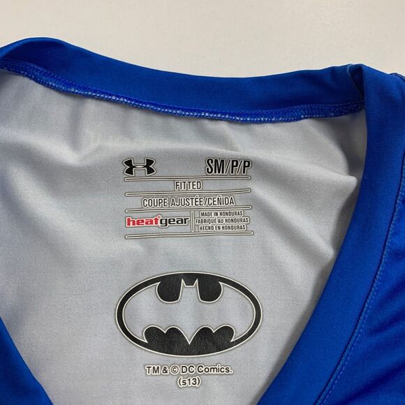 Under Armour T Shirt Women S Small Surf Blue Fitted Batman Logo Heatgear Wicking - Picture 8 of 12